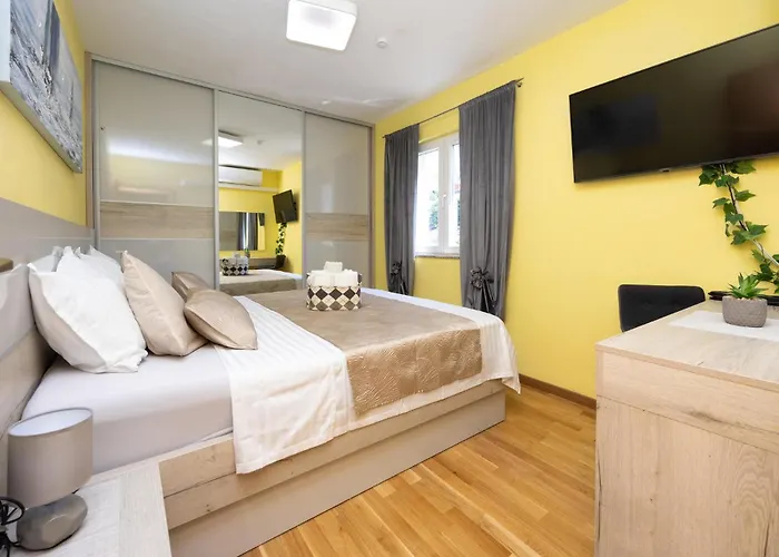 Cozy In With Sauna Apartmán Trogir