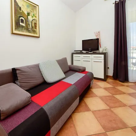 1 Bedroom Amazing In Apartment Trogir
