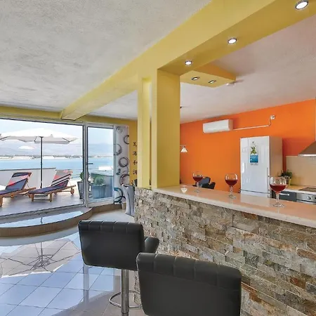 Apartment 1 Bedroom Amazing In