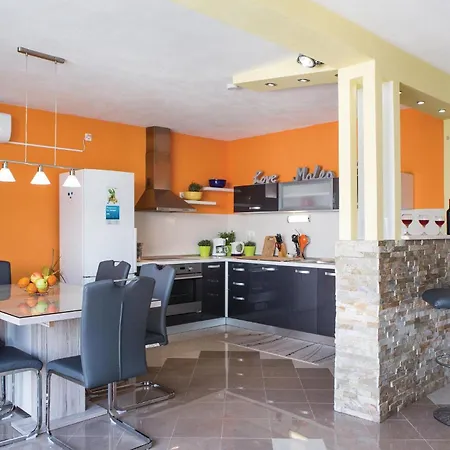 1 Bedroom Amazing In *