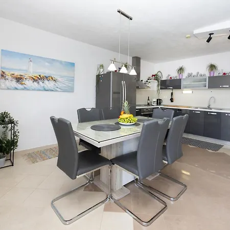 Cozy In With Sauna Trogir