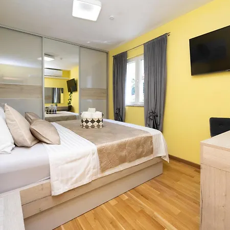 Cozy In With Sauna Apartmán Trogir