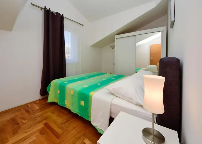 Апартаменти Cozy In With Sauna Трогір